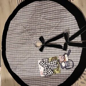 56" Tree Skirt, Black & White w/ Velvet Black & Satin Green Trim. & A Wreath Bow